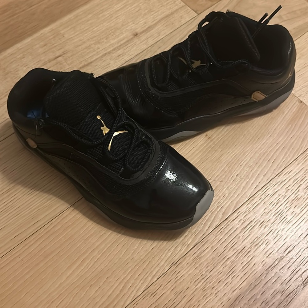 Boys Jordan 11 Retro Low - Picture 1 of 10